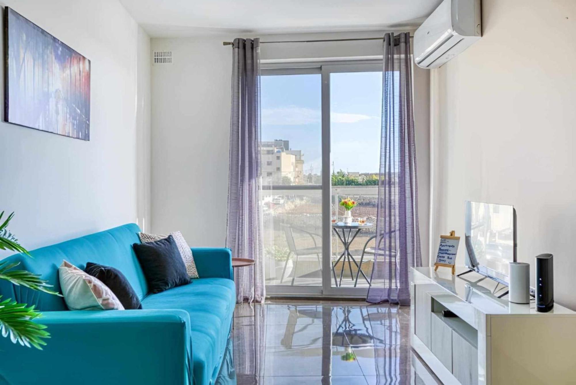 Apartment Large, 3 Bedroom In Marsascala